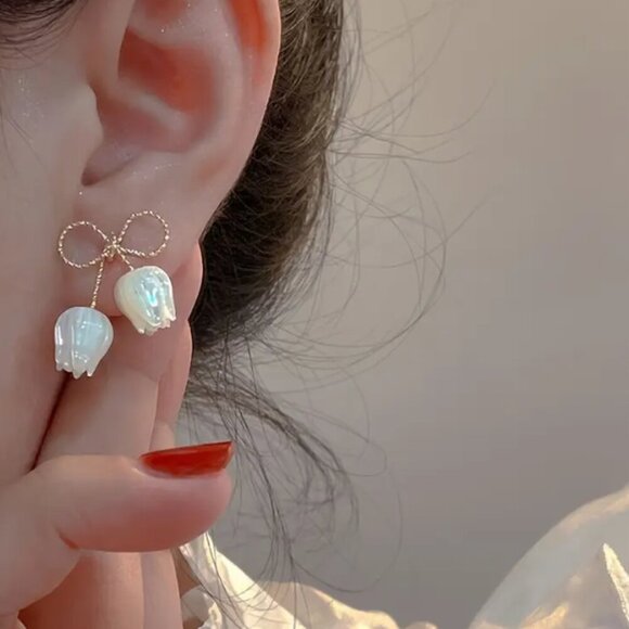 Cute Enamel Korean Style Bow Tie Design Pink Floral Tulip Studs Fashion Earrings - Picture 4 of 5